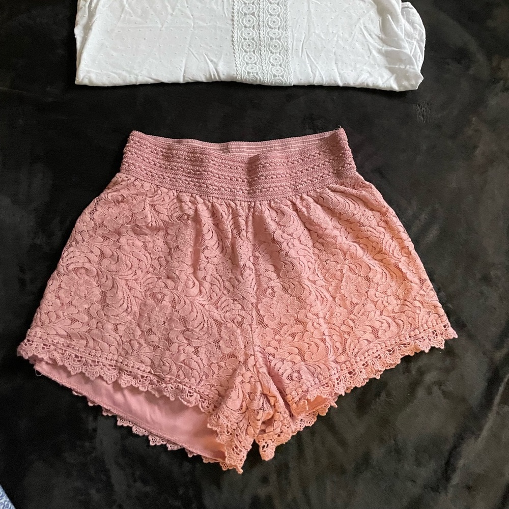 Mauve lace shorts